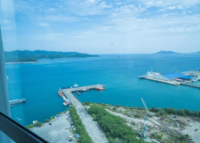 Petronella Suites Apartment @ Jesselton Quay