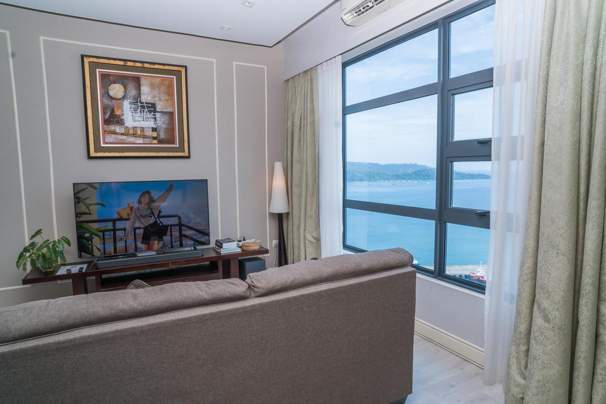 Petronella @ Jesselton Quay Apartment *