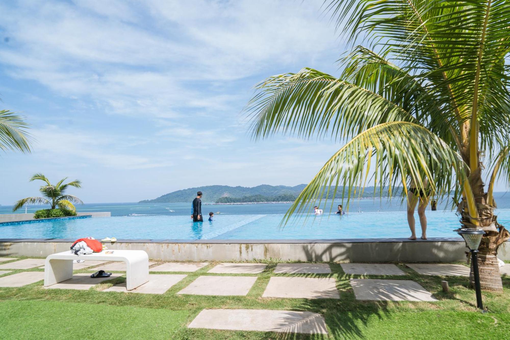 Petronella @ Jesselton Quay Apartment